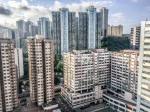 Wide Angle Shot Of Several Buildings Of Hong Kong Built Next To Each Other During Daytime - PV Assessoria Contábil | Contabilidade no Rio de Janeiro